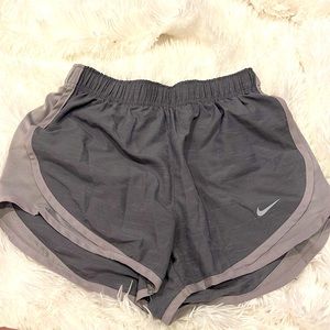 Nike track short size xs; light grey good condition!!